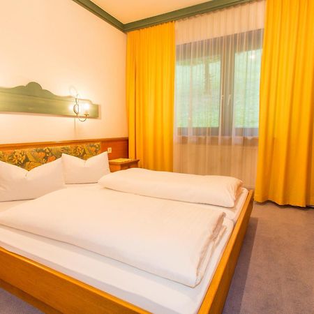 Ferienland Stubai Aparthotel Fulpmes Room photo