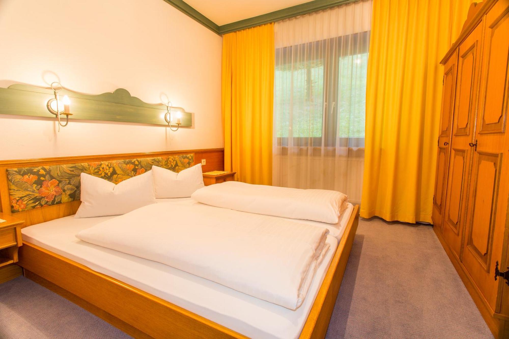 Ferienland Stubai Aparthotel Fulpmes Room photo